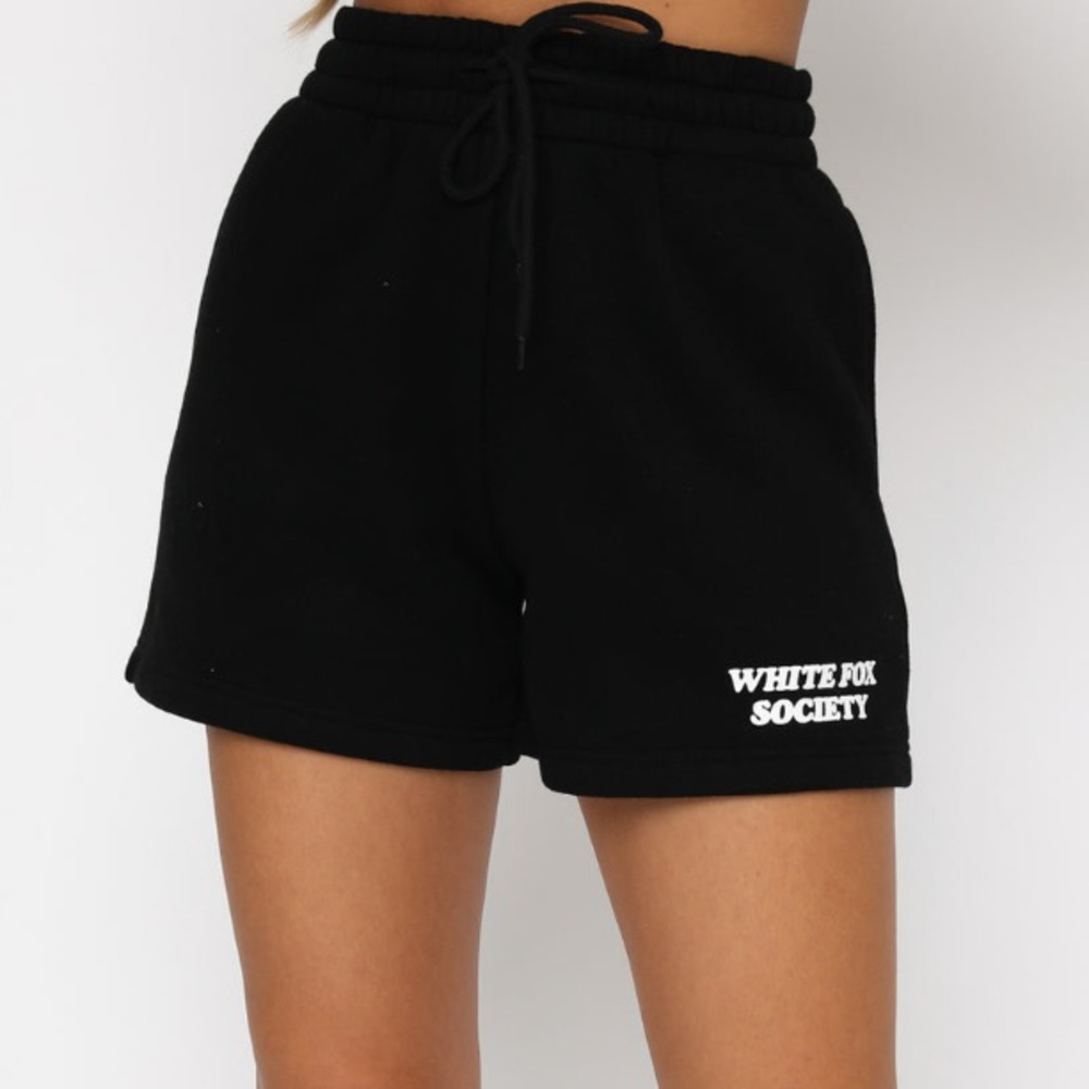 White fox boutique shorts